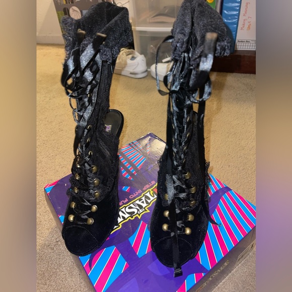 Funtasma Women’s Pirate-110/BVEL-B Ankle Boot - Picture 2 of 5